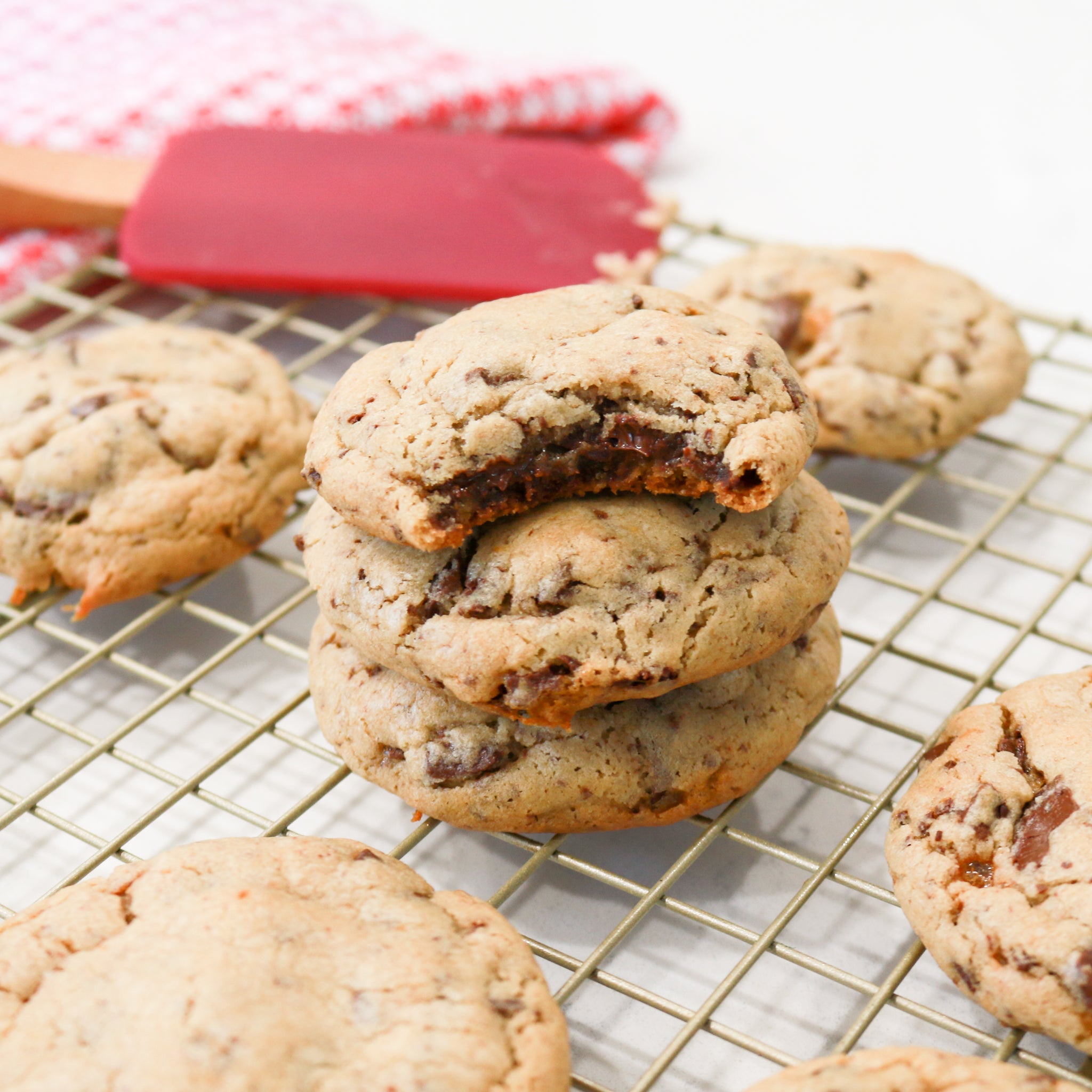 Crafting Joy: Simple Chocolate Recipes for Uplifting Moments